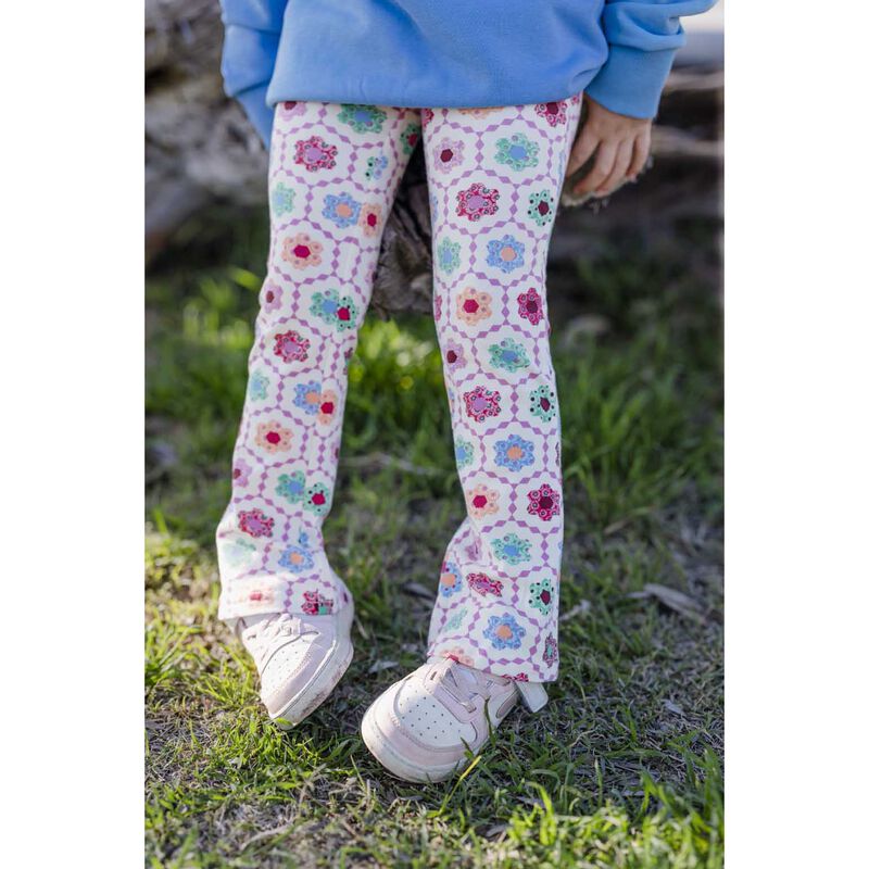 Milky Honeycomb Bloom Flared Legging image number 1